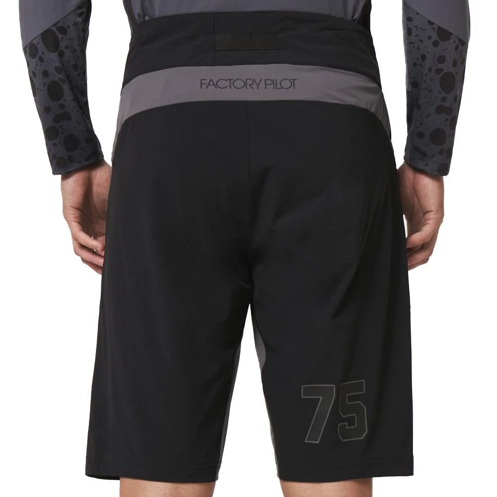 Oakley Seeker ´75 Shorts Without Chamois 4 Oakley Seeker ´75 Shorts Without Chamois - Image 2
